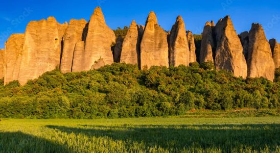 Few tourists know them these French cliffs are worthy of