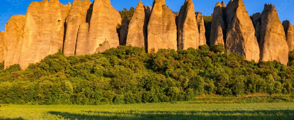 Few tourists know them these French cliffs are worthy of