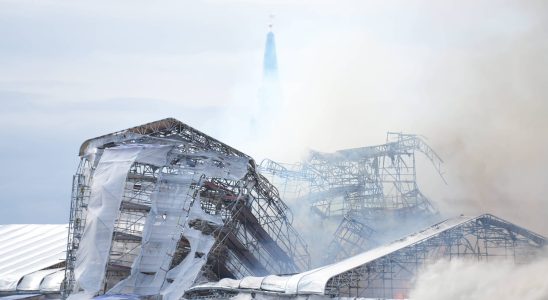 Fire at the Copenhagen Stock Exchange spectacular images