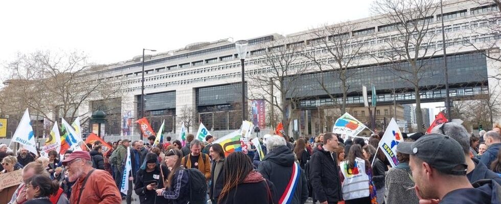 France in Seine Saint Denis teachers demand an emergency plan for education