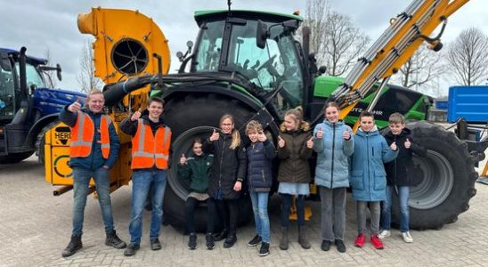 Lessons about tractors should prevent accidents The driver cannot hear