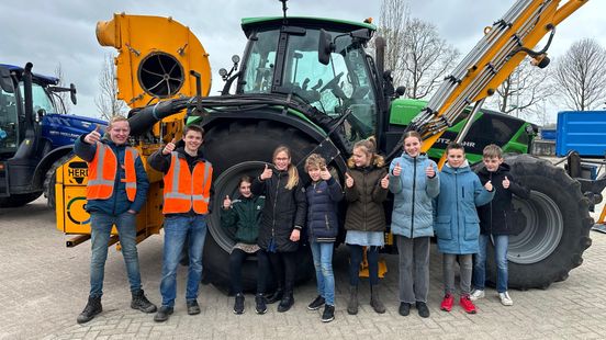 Lessons about tractors should prevent accidents The driver cannot hear