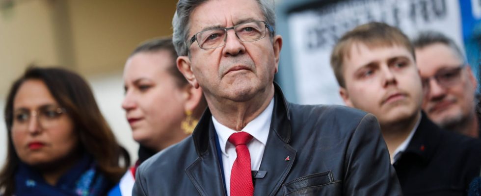 Melenchon accuses the government of wanting to make people forget