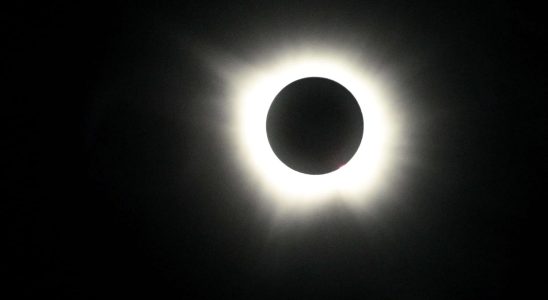 Solar eclipse of April 8 2024 impressive images in the