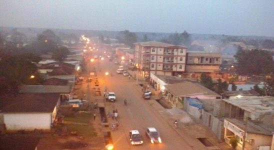 scenes of looting after a kidnapping in the town of