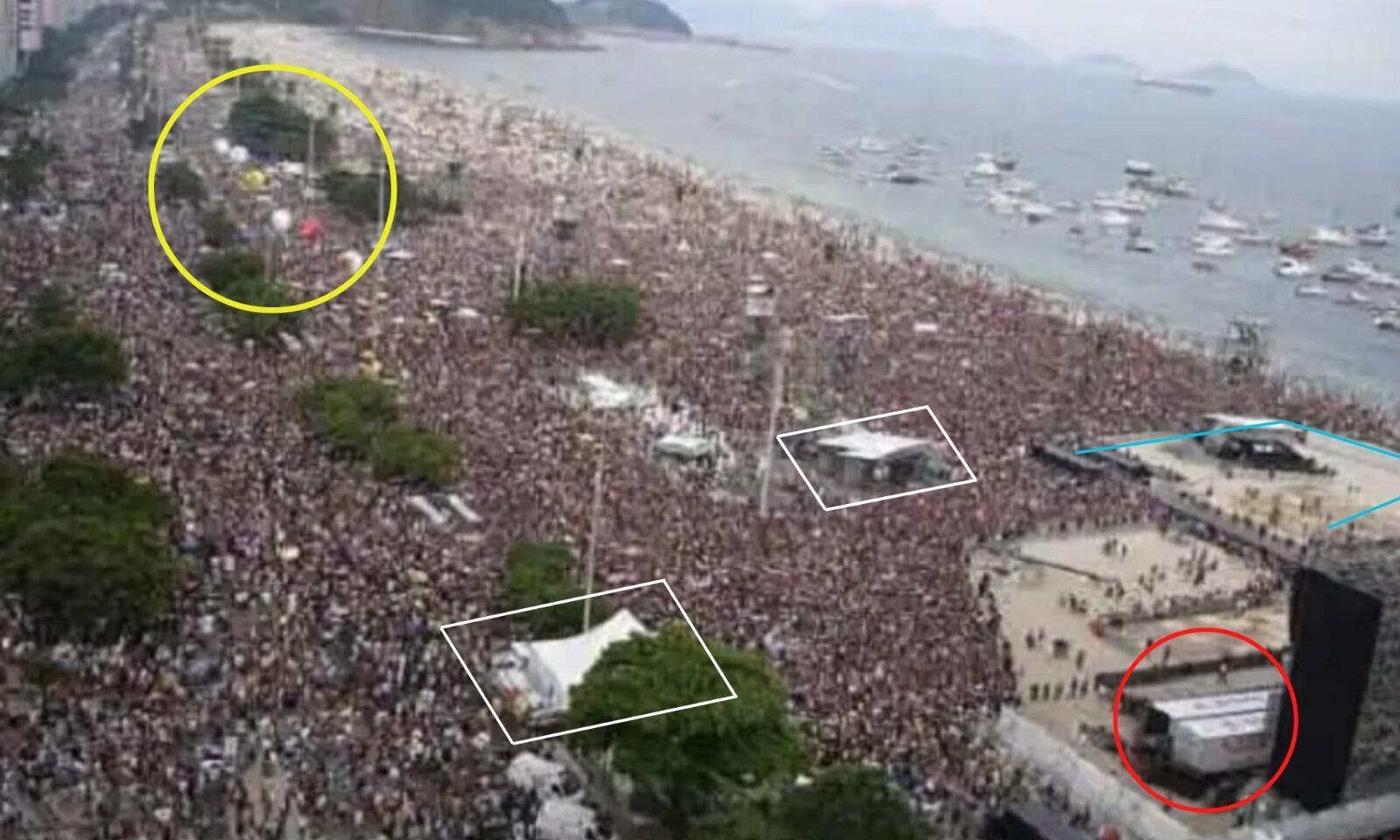 The photo from the pro-Trump posts allows us to note some characteristic elements including the stage, an esplanade, the marquees, and red and white balloons.