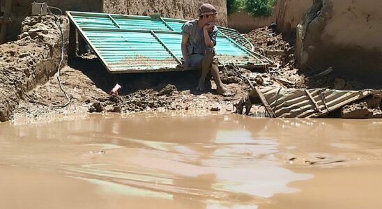 Afghan death toll rises in fresh floods