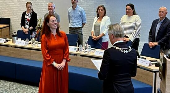 Anne Sterenberg sworn in as VVD councilor in Soest Honor