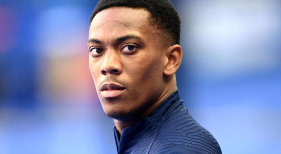 Anthony Martial announces his departure from Manchester United