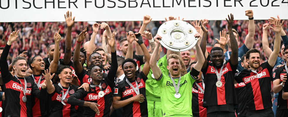 Bayer Leverkusen ends the season undefeated a first in Bundesliga