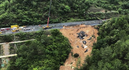 Collapse of a highway in China striking images