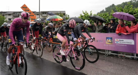 DIRECT Giro 2024 in the rain Pogacar lets the breakaway