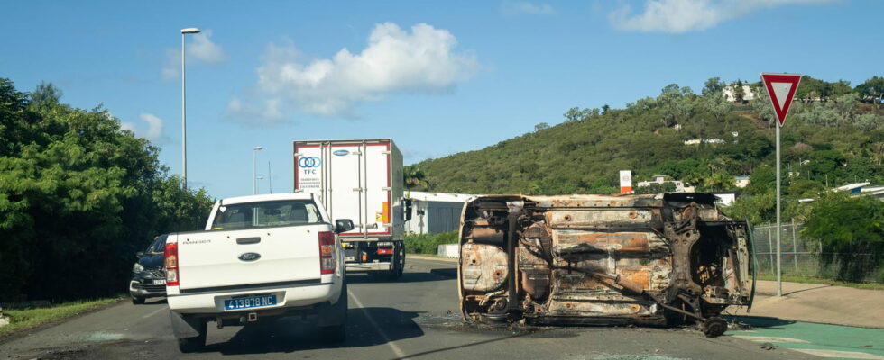 DIRECT New Caledonia 480 gendarmes in reinforcement and lifting of