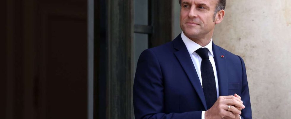 Emmanuel Macron recognizes many errors during his seven years at