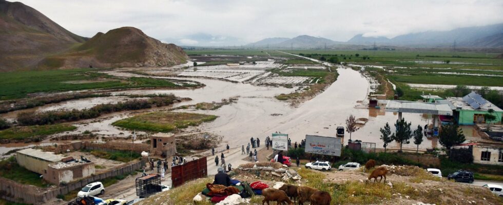 In Afghanistan flash floods kill at least 311 people –