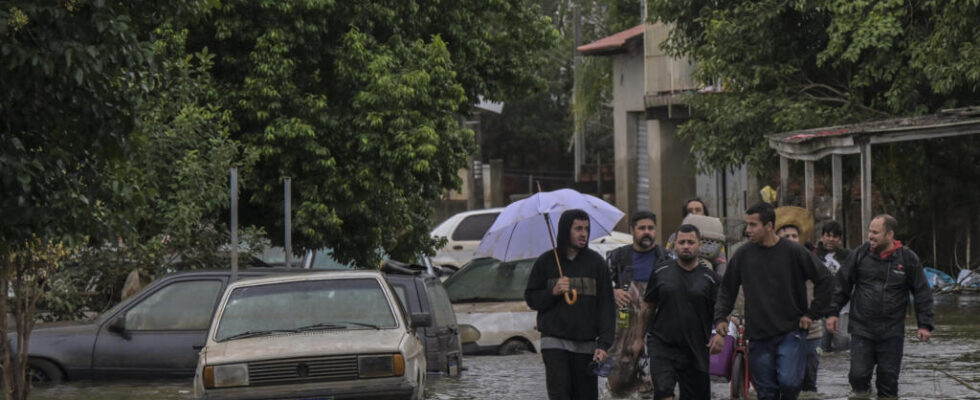 In Brazil after historic floods solidarity is organized in pain