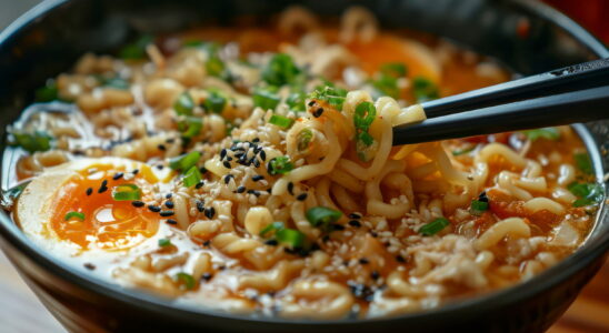 Its easy to cook homemade ramen using this technique