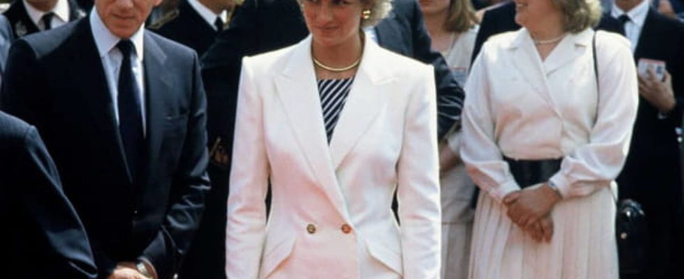 Lady Diana already wore this skirt trend in the 80s