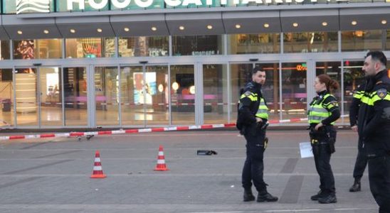 Lots of police at Utrecht Central Station after a fight