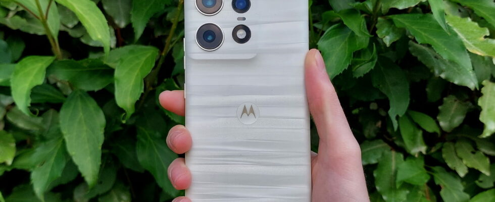 Motorola Edge 50 Pro review a mid range smartphone that has