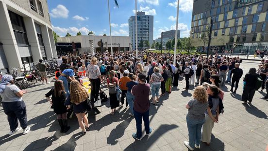 Peaceful slogans and response from university management at Science Park