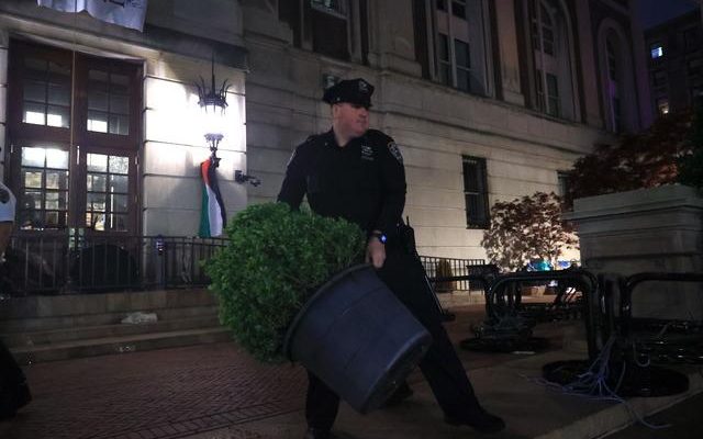 Police intervention in protests in support of Palestine at US