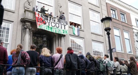 Protesters occupy Utrecht University building