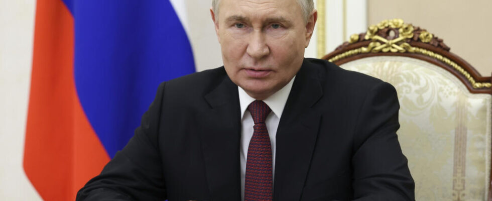 Putin warns states with a small territory and a very