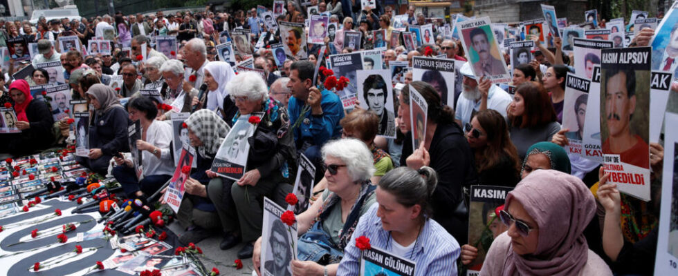 Saturday mothers gather for the 1000th time in Istanbul