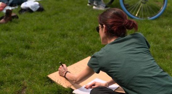 Solidarity action against university occupation students asked not to talk