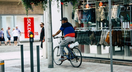 Some cyclists have the right to ride on the sidewalk