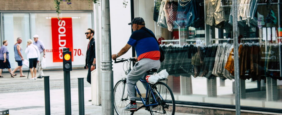 Some cyclists have the right to ride on the sidewalk