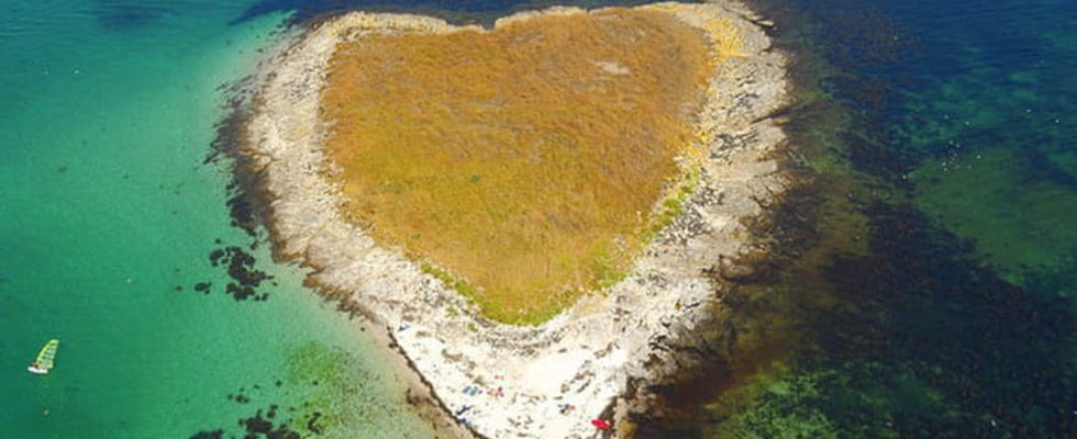 The Glenan and its atoll off the coast of Brittany