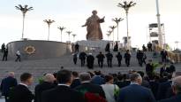 The national poet of the small state received a statue