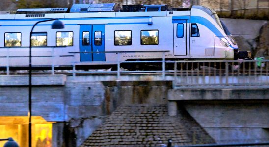 Train traffic stopped between Stockholm and Uppsala