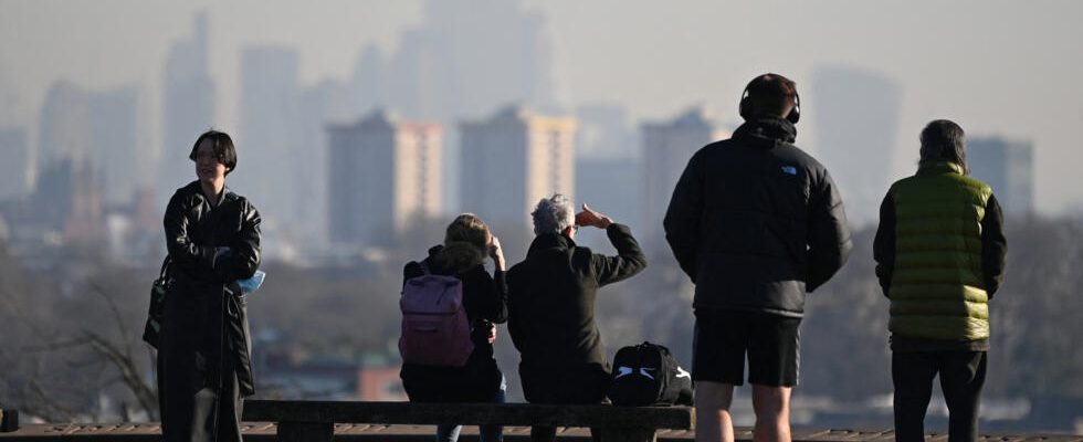 United Kingdom air quality in London political issue for municipal