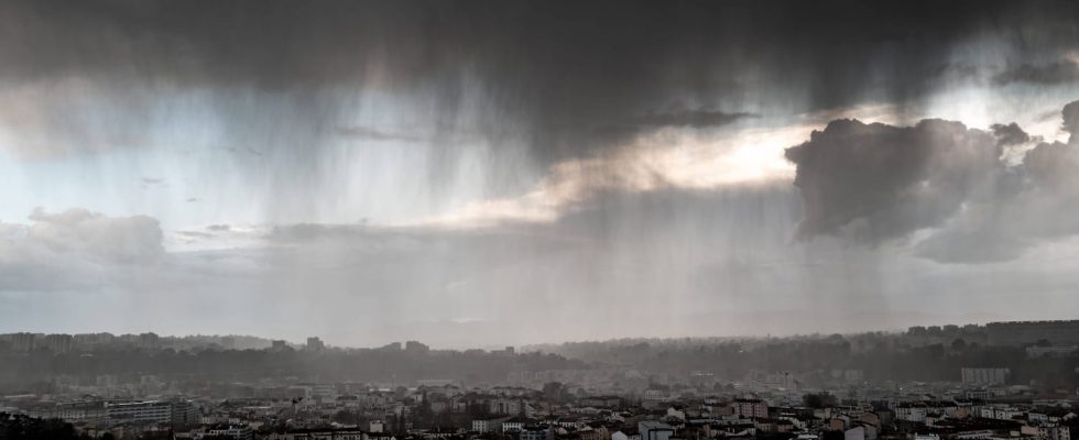 Violent storms risk of hail 14 departments placed on orange