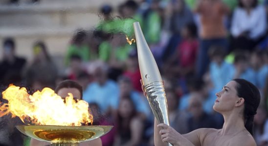 What does France risk if the Olympic flame goes out