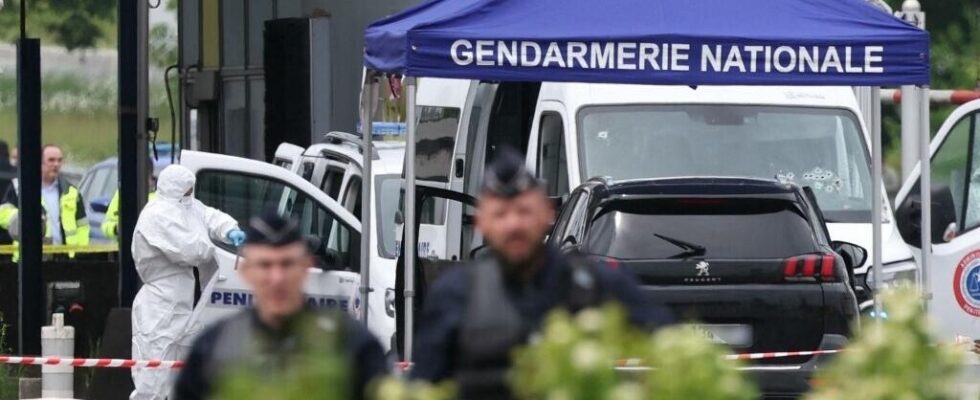 attack on a prison van in Eure at least two