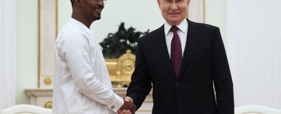 how Putin charms Frances last ally in the Sahel –