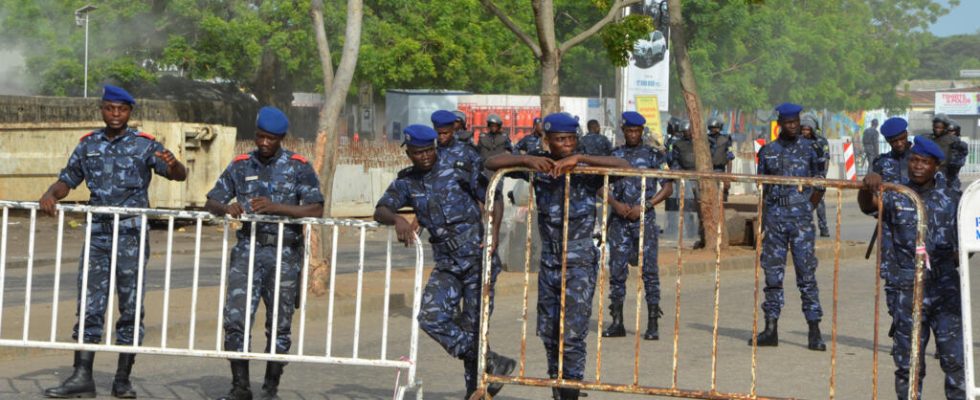 in Benin several gatherings to protest against the high cost