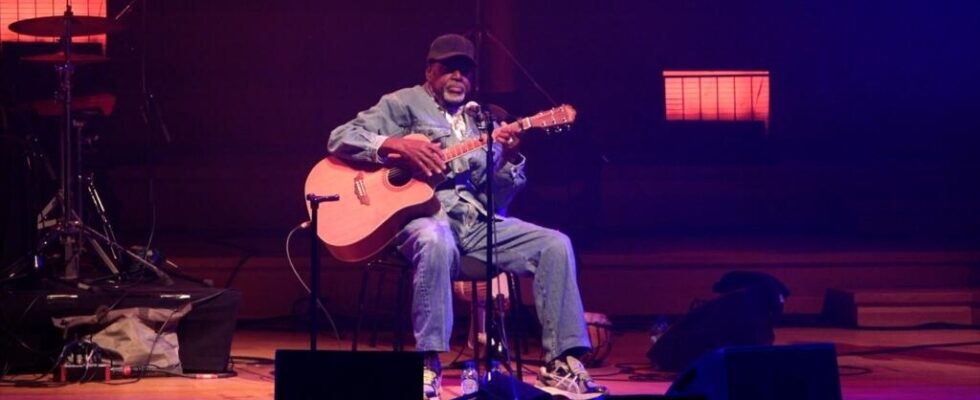 in Brussels the reunion on stage of legends Boubacar Traore