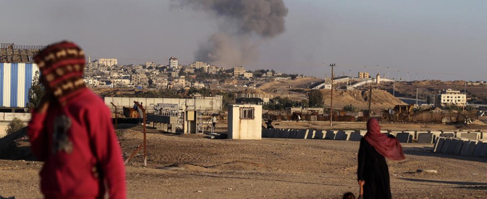 refugees in Rafah prepare to evacuate without knowing where to