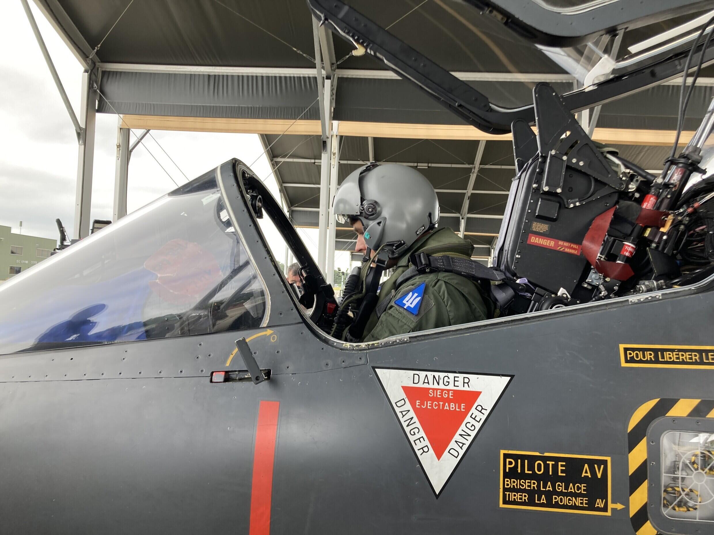 A Ukrainian pilot flying a French Alpha Jet.