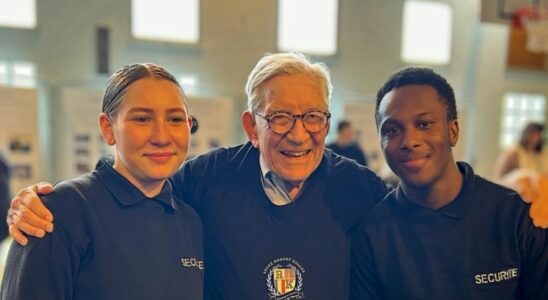 CAP students welcome American veterans Its part of our history