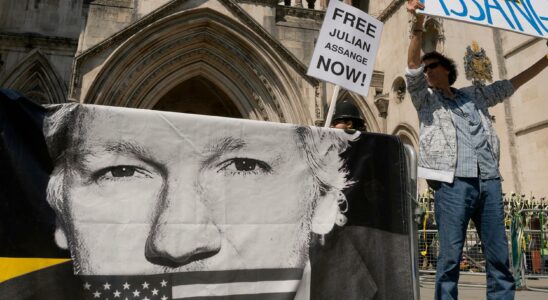 Here are all the tours around Julian Assange