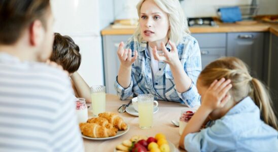 How to manage political discussions during family meals