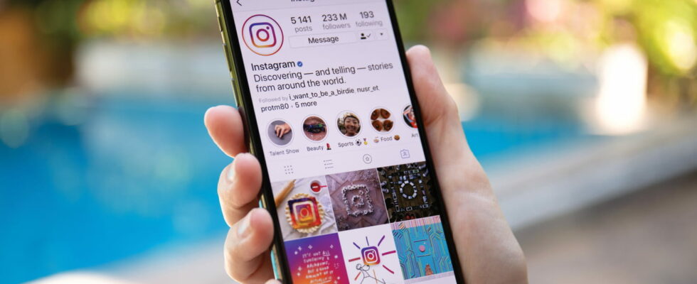 Instagram the application integrates more advertisements