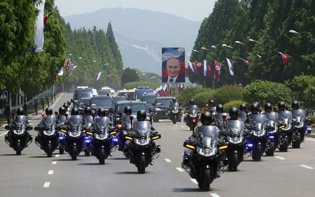 Invitation to Kim for a historic visit People who saw