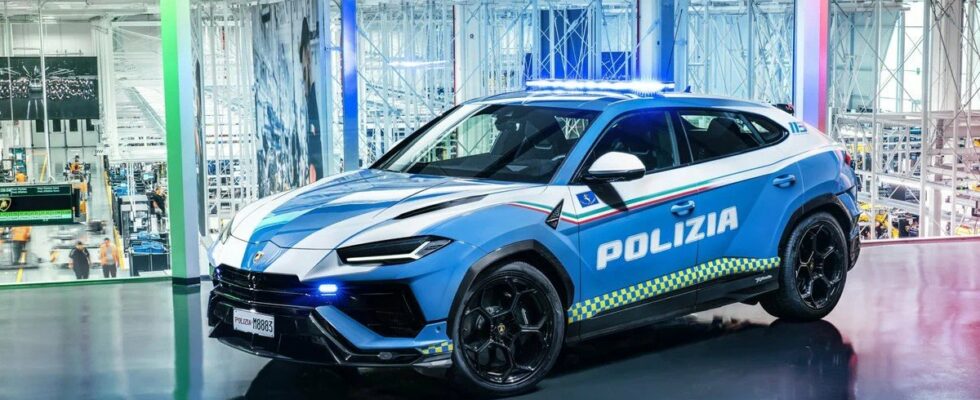 Italian police Lamborghini stopped by Swedish police